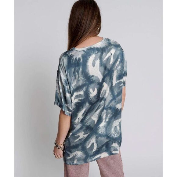 NWT One Teaspoon Reflection Hand Printed Satin Tee Size S - Picture 3 of 8
